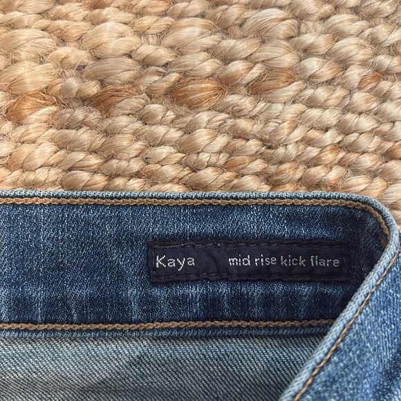 CH KAYA KICK FLARE JEAN - Picture 4 of 5